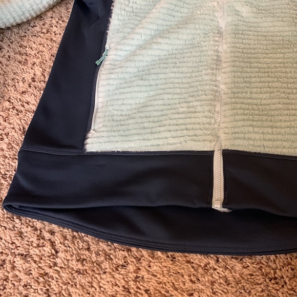 Mountain Hard Wear. Zip up. jacket. Medium. So cozy! - Picture 9 of 10